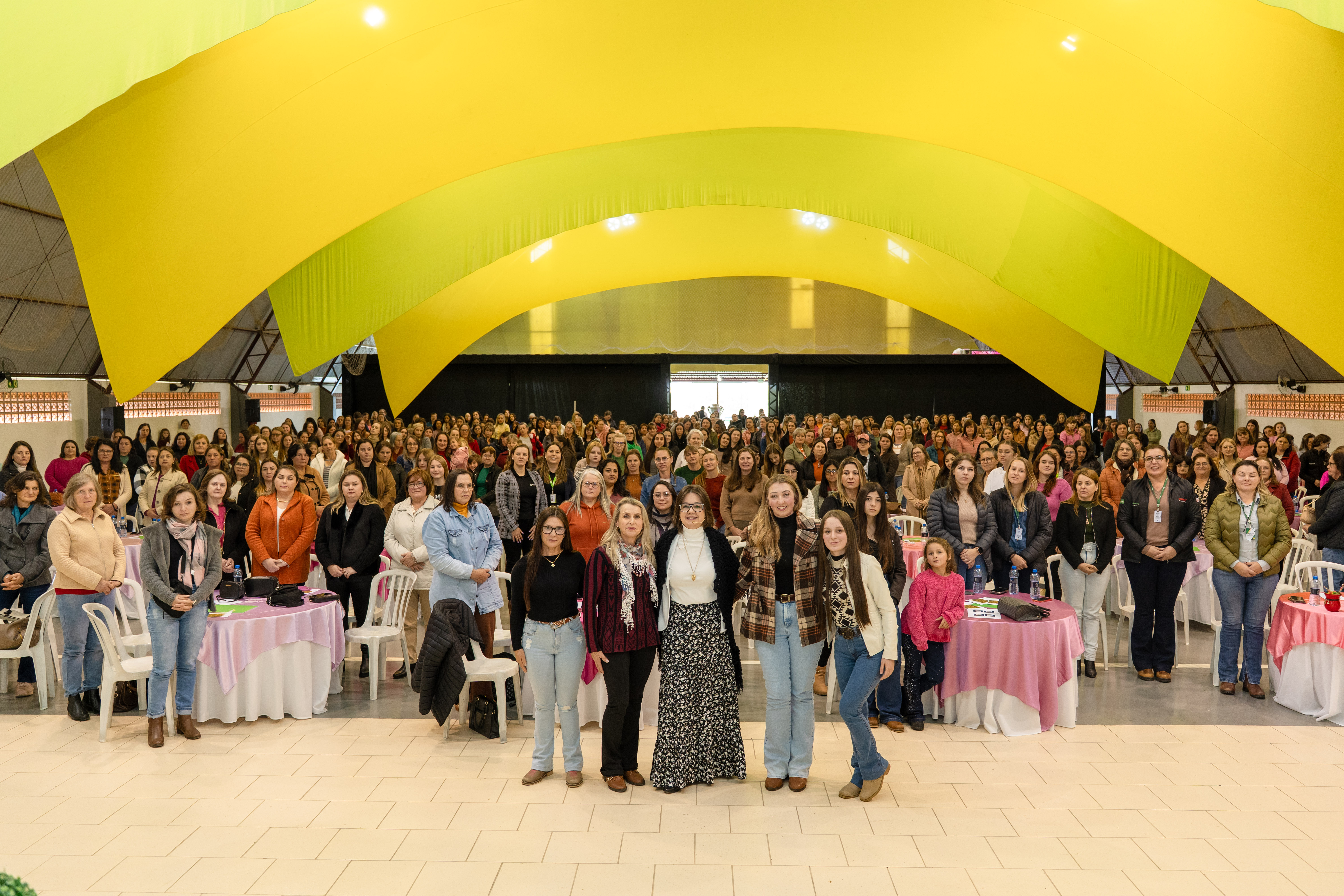 Encontro Geral do Núcleo Feminino reúne mais de 400 mulheres cooperativistas