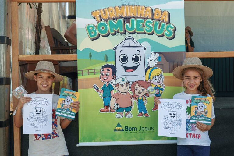 A Turminha da Bom Jesus é uma iniciativa pedagógica dedicada às crianças que visa levar os principais valores do cooperativismo para o universo infantil por meio de uma revista com personagens cativantes e histórias marcadas pelo aprendizado de forma dinâmica.